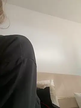 Snapshot of gatita07 chatting on December 22, 2025, 2:06 pm gatita07 online show from December 22, 2025, 2:06 pm