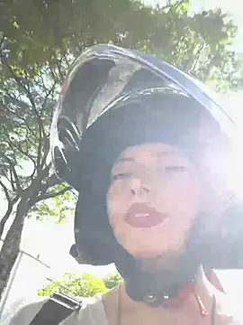 Snapshot of CamiTeaseX_ chatting on February 17, 2026, 9:01 pm CamiTeaseX online show from February 17, 2026, 9:01 pm