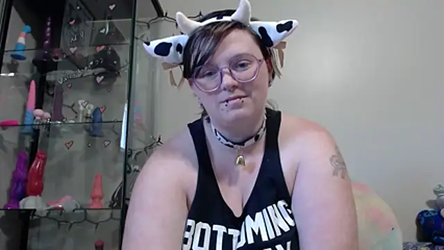 Pupghostt online show from May 13, 2026, 4:25 pm