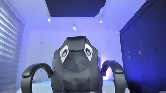 Snapshot of ManuelaEvans_ chatting on January 11, 2026, 8:49 pm ManuelaEvans online show from January 11, 2026, 8:49 pm