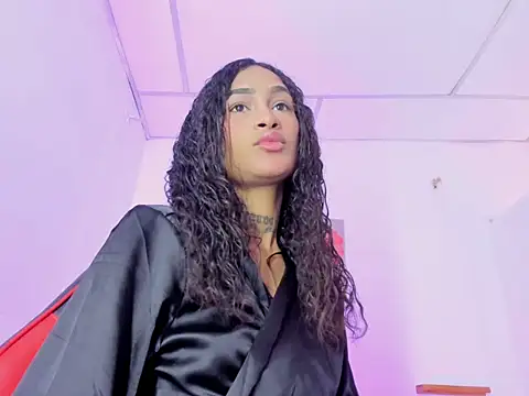 lyanablucs1 online show from December 20, 2025, 12:52 pm