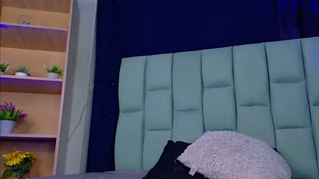 Snapshot of Emilyy05_ chatting on May 22, 2026, 1:36 am Emilyy05 online show from May 22, 2026, 1:36 am