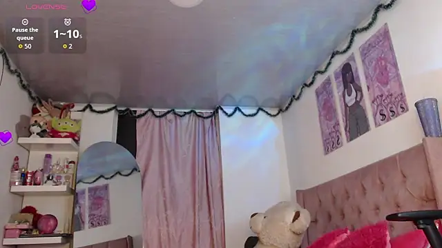 Snapshot of violett_brown9 chatting on May 8, 2026, 5:22 am violett brown9 online show from May 8, 2026, 5:22 am