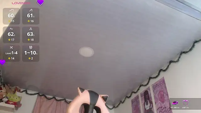 Snapshot of violett_brown9 chatting on July 1, 2026, 3:51 am violett brown9 online show from July 1, 2026, 3:51 am