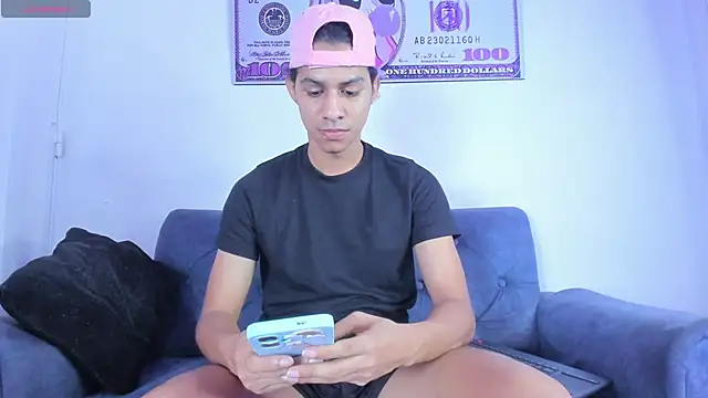 Victor LatinBoy online show from May 5, 2026, 12:08 pm