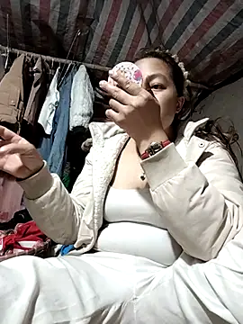 Lucky cutee online show from April 24, 2026, 11:34 am