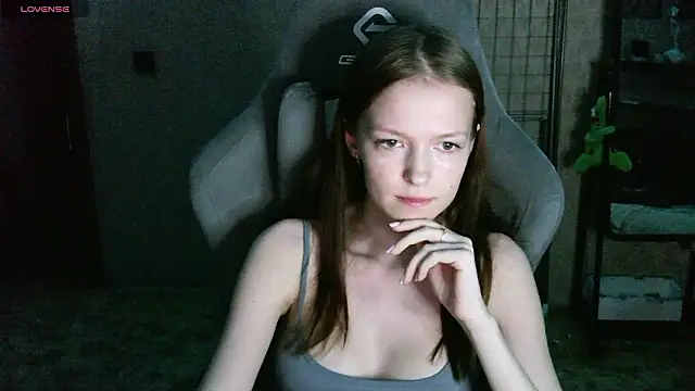 Snapshot of Yzi chatting on February 15, 2026, 10:47 am Yzi online show from February 15, 2026, 10:47 am