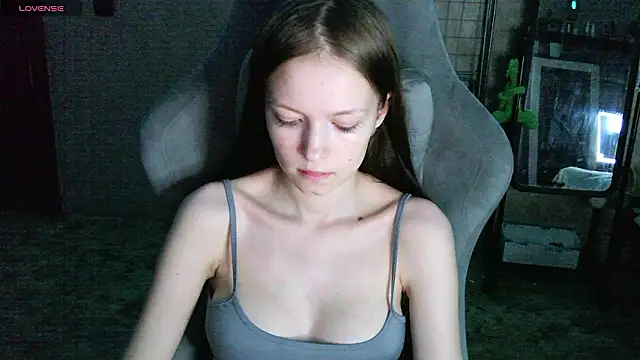 Snapshot of Yzi chatting on February 14, 2026, 11:21 am Yzi online show from February 14, 2026, 11:21 am