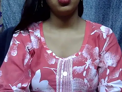 cute Dirty Diva online show from June 5, 2026, 3:18 pm