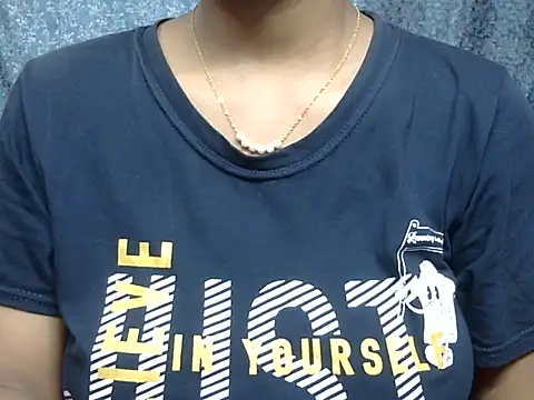 cute Dirty Diva online show from July 28, 2026, 5:01 pm