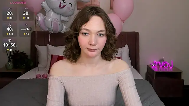 Snapshot of NovaEva_ chatting on April 4, 2026, 12:06 am NovaEva online show from April 4, 2026, 12:06 am