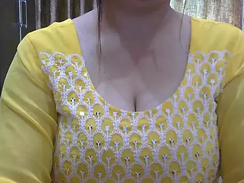 Snapshot of navdeepkour chatting on April 4, 2026, 4:52 am navdeepkour online show from April 4, 2026, 4:52 am