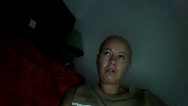 Snapshot of jennyblondeuk chatting on August 2, 2026, 5:21 pm jennyblondeuk online show from August 2, 2026, 5:21 pm