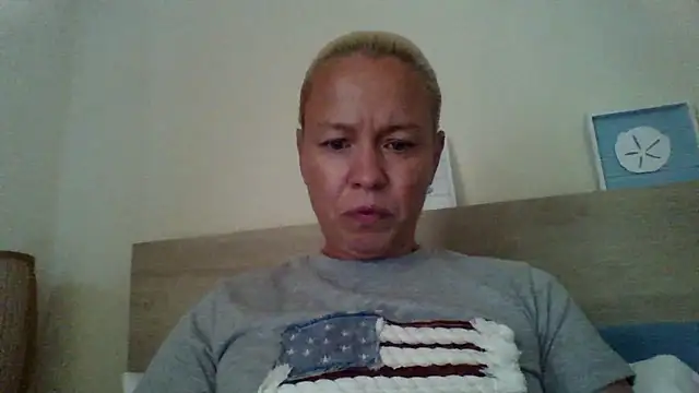jennyblondeuk online show from April 20, 2026, 6:09 pm