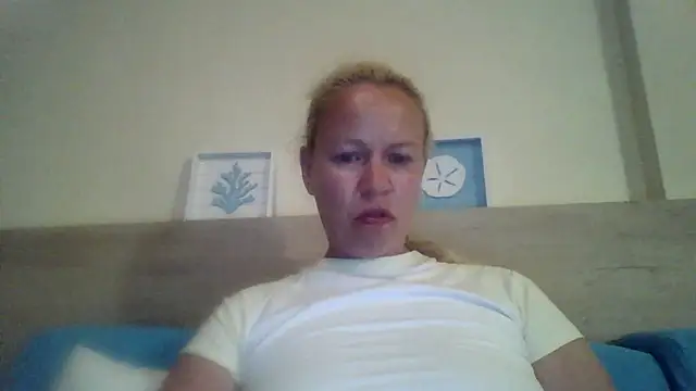 jennyblondeuk online show from April 30, 2026, 8:57 pm
