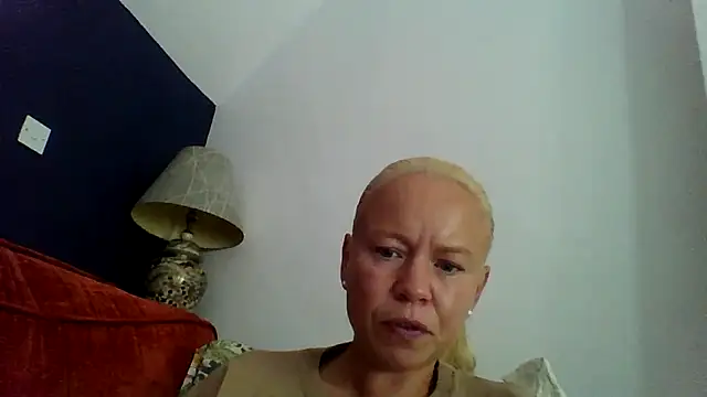 Snapshot of jennyblondeuk chatting on July 28, 2026, 2:13 pm jennyblondeuk online show from July 28, 2026, 2:13 pm
