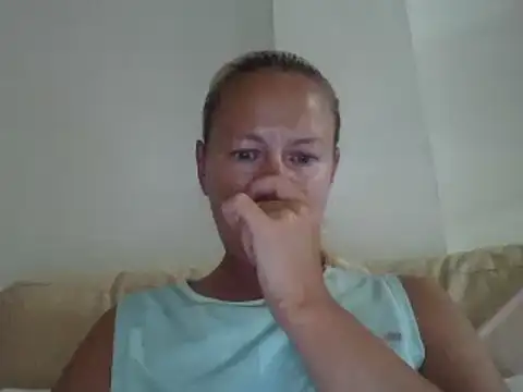 Snapshot of jennyblondeuk chatting on June 11, 2026, 8:28 pm jennyblondeuk online show from June 11, 2026, 8:28 pm