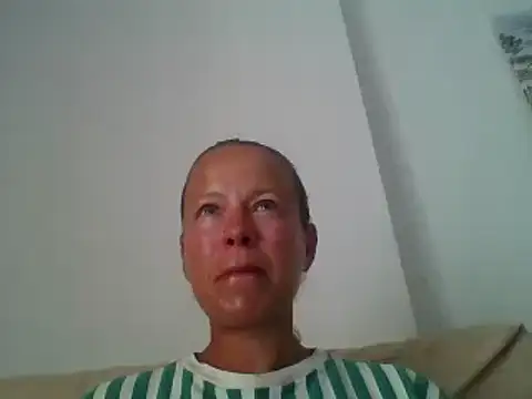 Snapshot of jennyblondeuk chatting on June 10, 2026, 3:35 pm jennyblondeuk online show from June 10, 2026, 3:35 pm