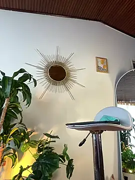  zoe bakerr online show from July 14, 2026, 7:31 pm