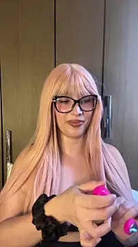 EmmaInPink online show from February 1, 2026, 5:33 pm