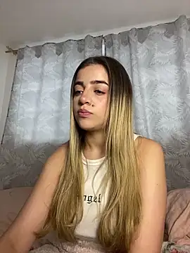 Snapshot of cute_emmma chatting on February 13, 2026, 12:38 pm cute emmma online show from February 13, 2026, 12:38 pm