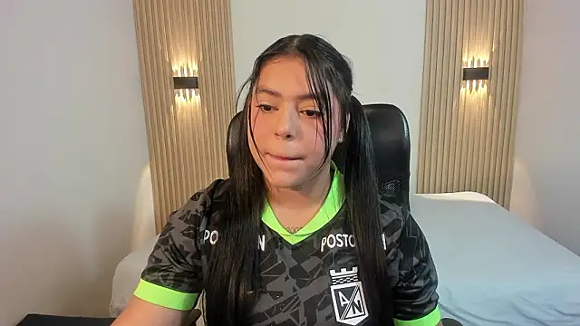 CelesteMoon5 online show from January 18, 2026, 8:01 pm