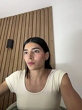 Snapshot of Ema_Rose_ chatting on April 23, 2026, 9:05 pm Ema Rose online show from April 23, 2026, 9:05 pm