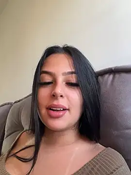 Snapshot of jujuarantes__2026 chatting on May 5, 2026, 2:09 pm jujuarantes 2026 online show from May 5, 2026, 2:09 pm