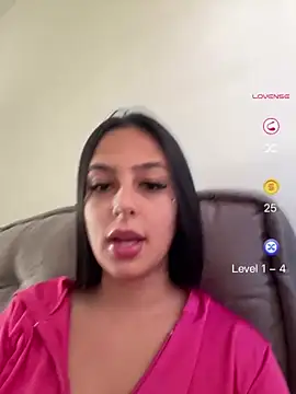 Snapshot of jujuarantes__2026 chatting on May 27, 2026, 2:24 pm jujuarantes 2026 online show from May 27, 2026, 2:24 pm