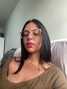 jujuarantes  2026 online show from February 10, 2026, 1:32 pm