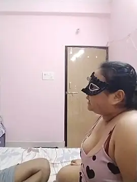 DesiSeductress online show from July 16, 2026, 6:05 pm