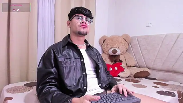 isaac saenzs online show from February 5, 2026, 12:34 pm