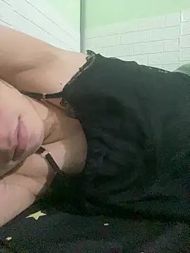 Snapshot of Mailisa_Hoa chatting on March 16, 2026, 6:39 am Mailisa Hoa online show from March 16, 2026, 6:39 am