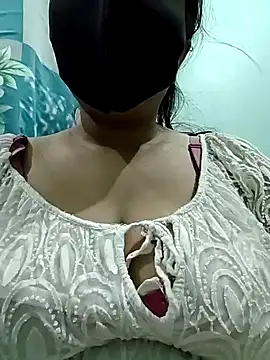 Snapshot of suman_bhabhi001 chatting on April 2, 2026, 6:53 am suman bhabhi001 online show from April 2, 2026, 6:53 am