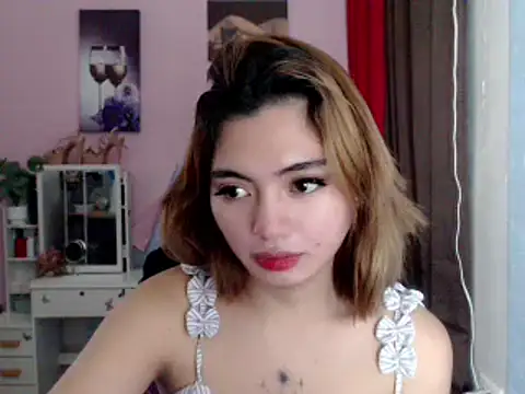 petite21gomez online show from December 21, 2025, 8:49 am