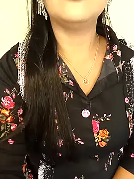Deshi bhabhi143 online show from April 26, 2026, 6:43 am