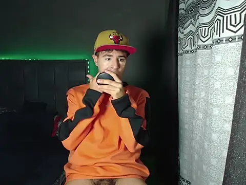 Snapshot of MAXIMILAINO-XXX chatting on February 5, 2026, 11:44 pm MAXIMILAINO-XXX online show from February 5, 2026, 11:44 pm