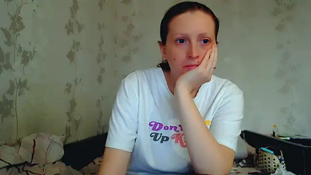 CrystallAngel online show from May 8, 2026, 2:54 pm