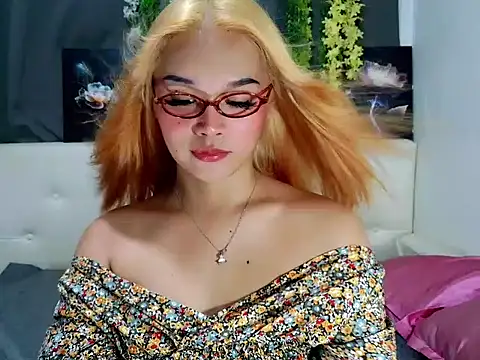 Snapshot of Hard_lovely_Dick69 chatting on June 18, 2026, 5:17 am Hard lovely Dick69 online show from June 18, 2026, 5:17 am