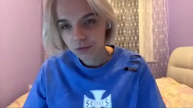 Scarlet cat online show from December 23, 2025, 9:08 am