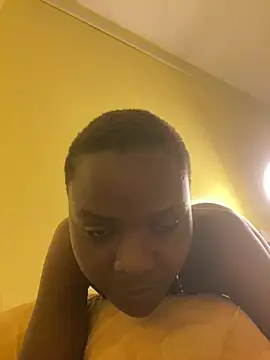 Snapshot of lumka112 chatting on August 4, 2026, 6:45 pm lumka112 online show from August 4, 2026, 6:45 pm