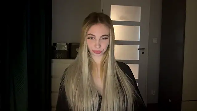 Snapshot of TeenLily chatting on April 2, 2026, 5:52 pm TeenLily online show from April 2, 2026, 5:52 pm