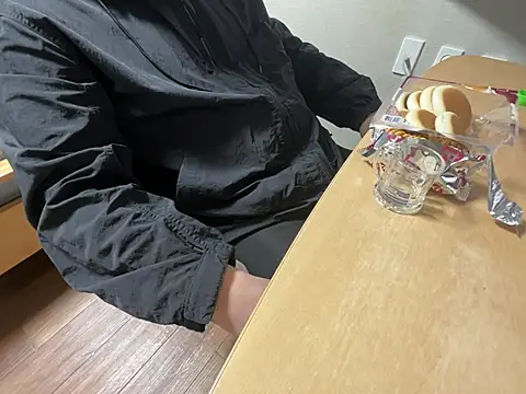 Snapshot of koreanbottom03 chatting on March 18, 2026, 12:30 pm koreanbottom03 online show from March 18, 2026, 12:30 pm