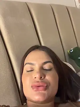 Irina Velvett online show from April 21, 2026, 2:36 am