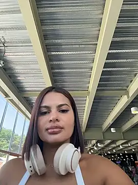 Irina Velvett online show from June 24, 2026, 3:32 pm