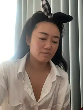 Snapshot of Molly-xiao chatting on May 2, 2026, 3:56 am Molly-xiao online show from May 2, 2026, 3:56 am