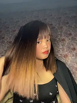 Snapshot of Wendy-2 chatting on February 8, 2026, 3:43 pm Wendy-2 online show from February 8, 2026, 3:43 pm