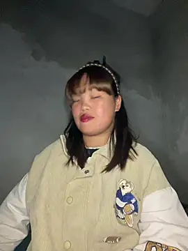 Wendy-2 online show from April 30, 2026, 2:13 pm