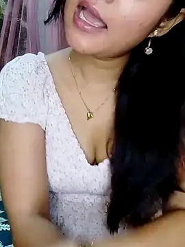 Snapshot of Saumyy chatting on April 23, 2026, 9:38 pm Saumyy online show from April 23, 2026, 9:38 pm