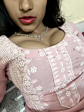 Yours-Zeenat online show from April 27, 2026, 9:18 am